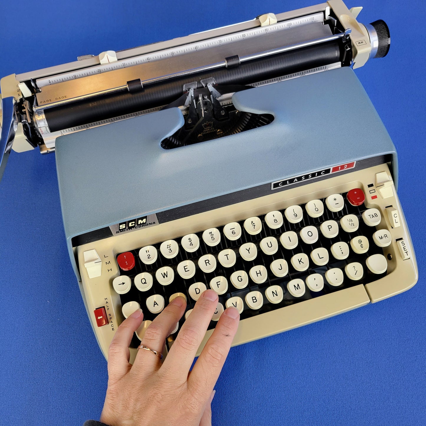 vintage classic 12 typewriter by smith-corona with atlas ribbon