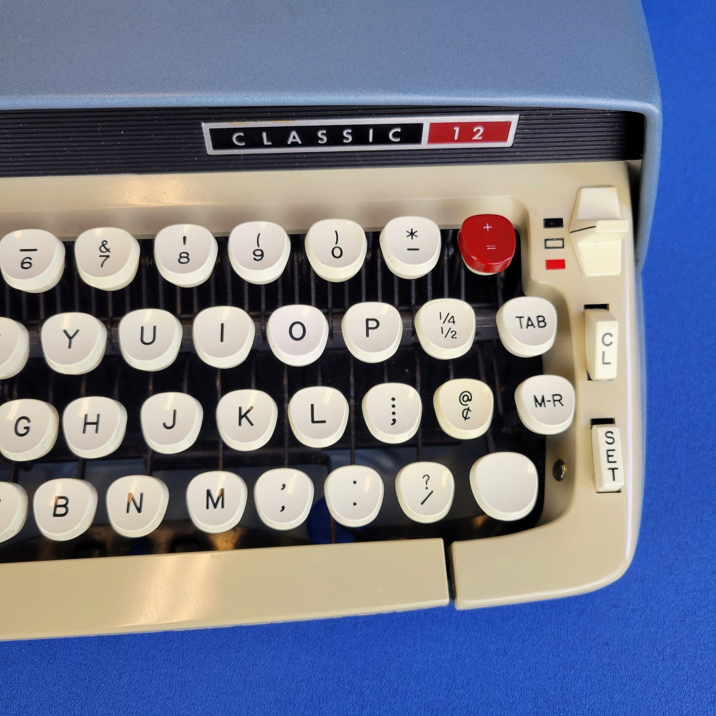 vintage classic 12 typewriter by smith-corona with atlas ribbon
