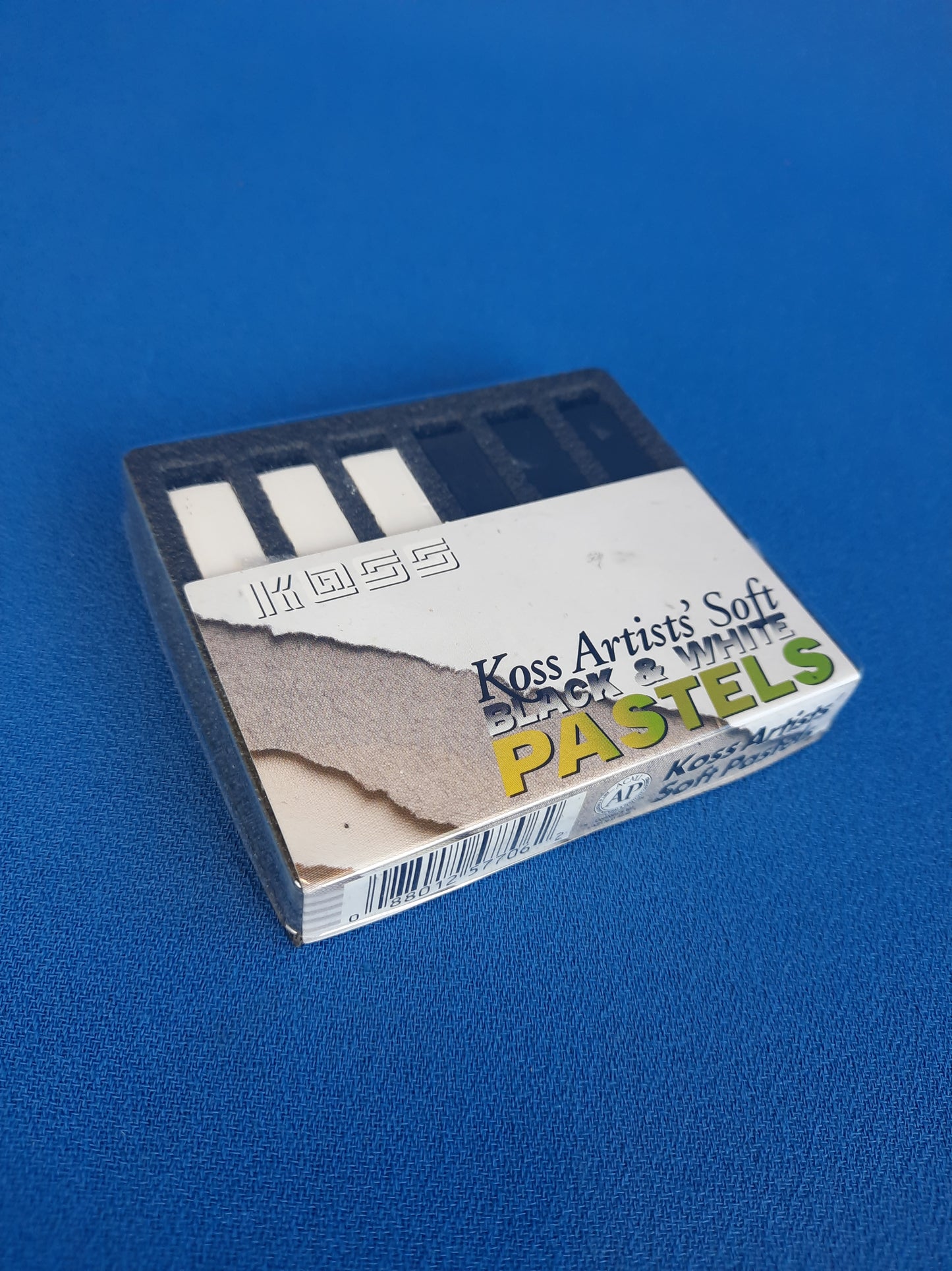 koss artists' soft black & white pastels