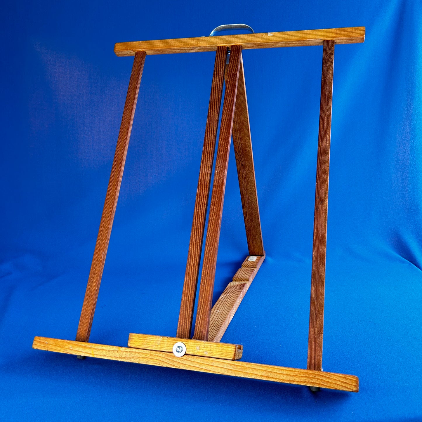 wooden table easel