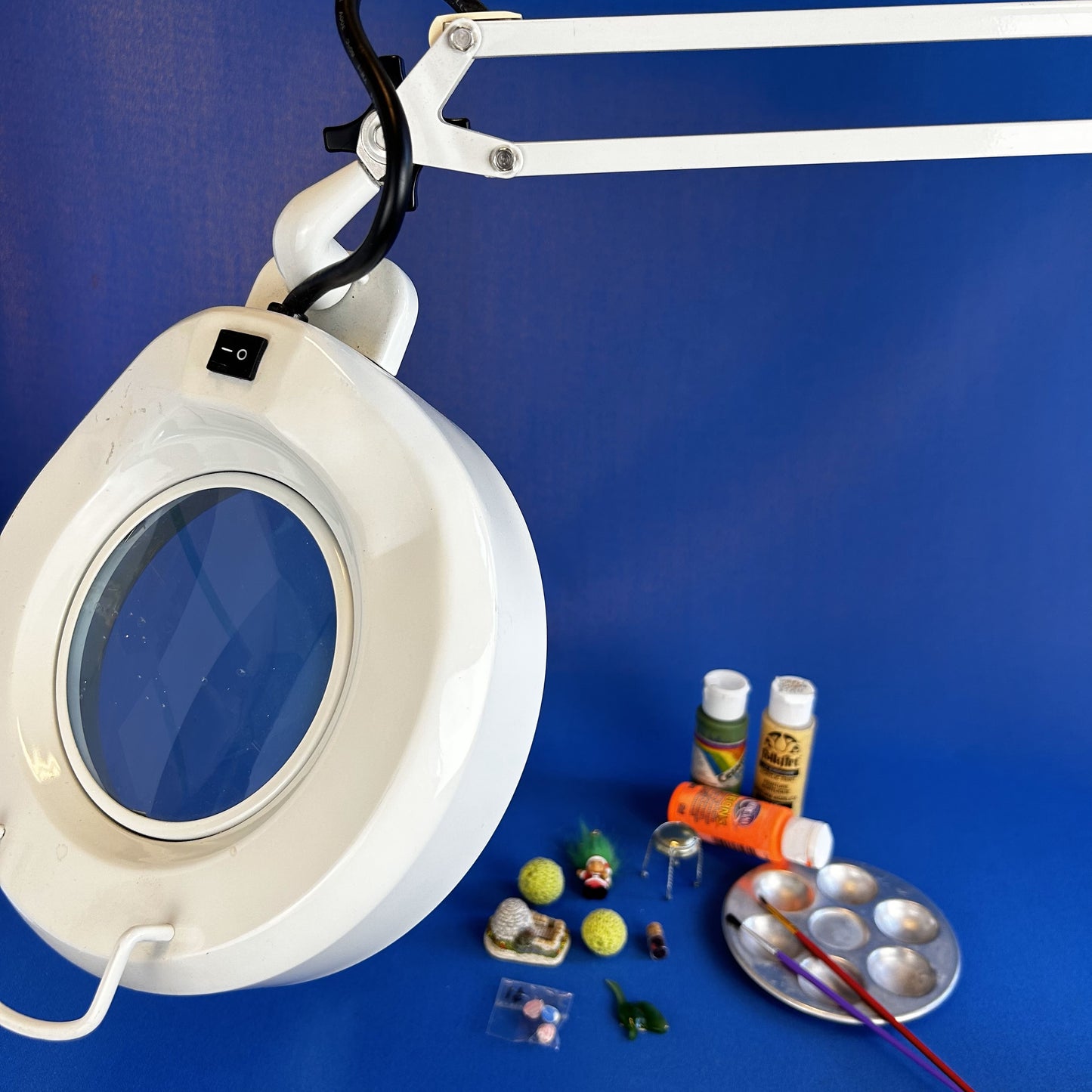 dainolite magnifier task lamp