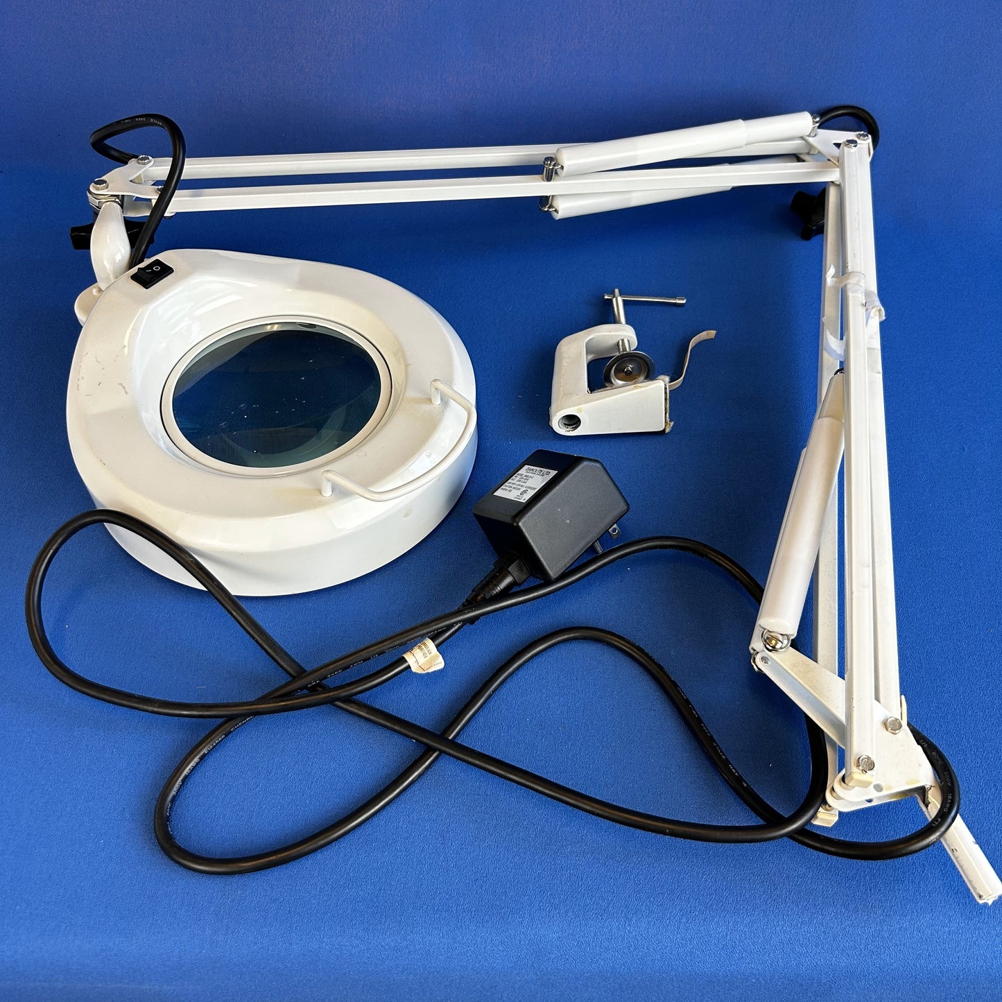 dainolite magnifier task lamp
