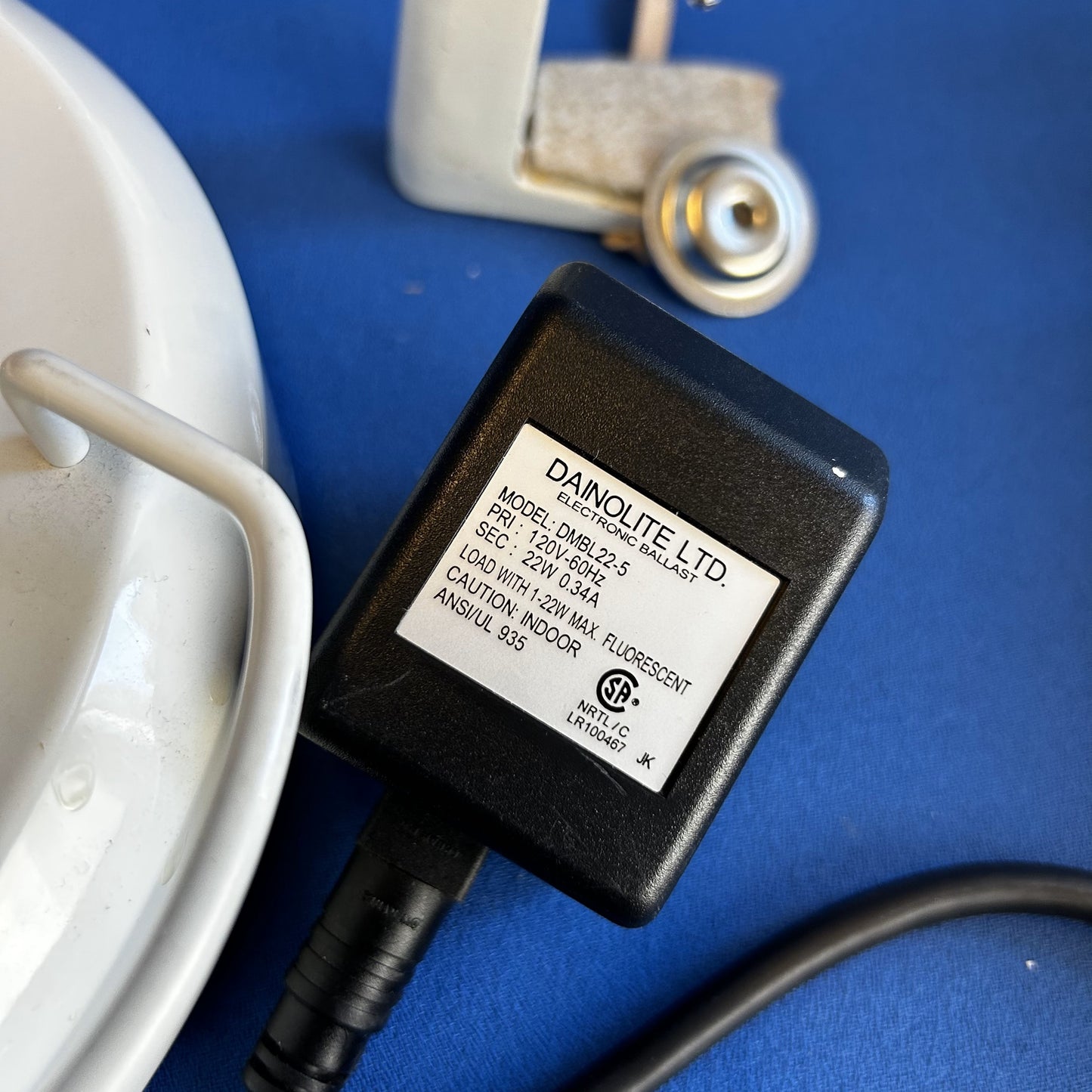 dainolite magnifier task lamp