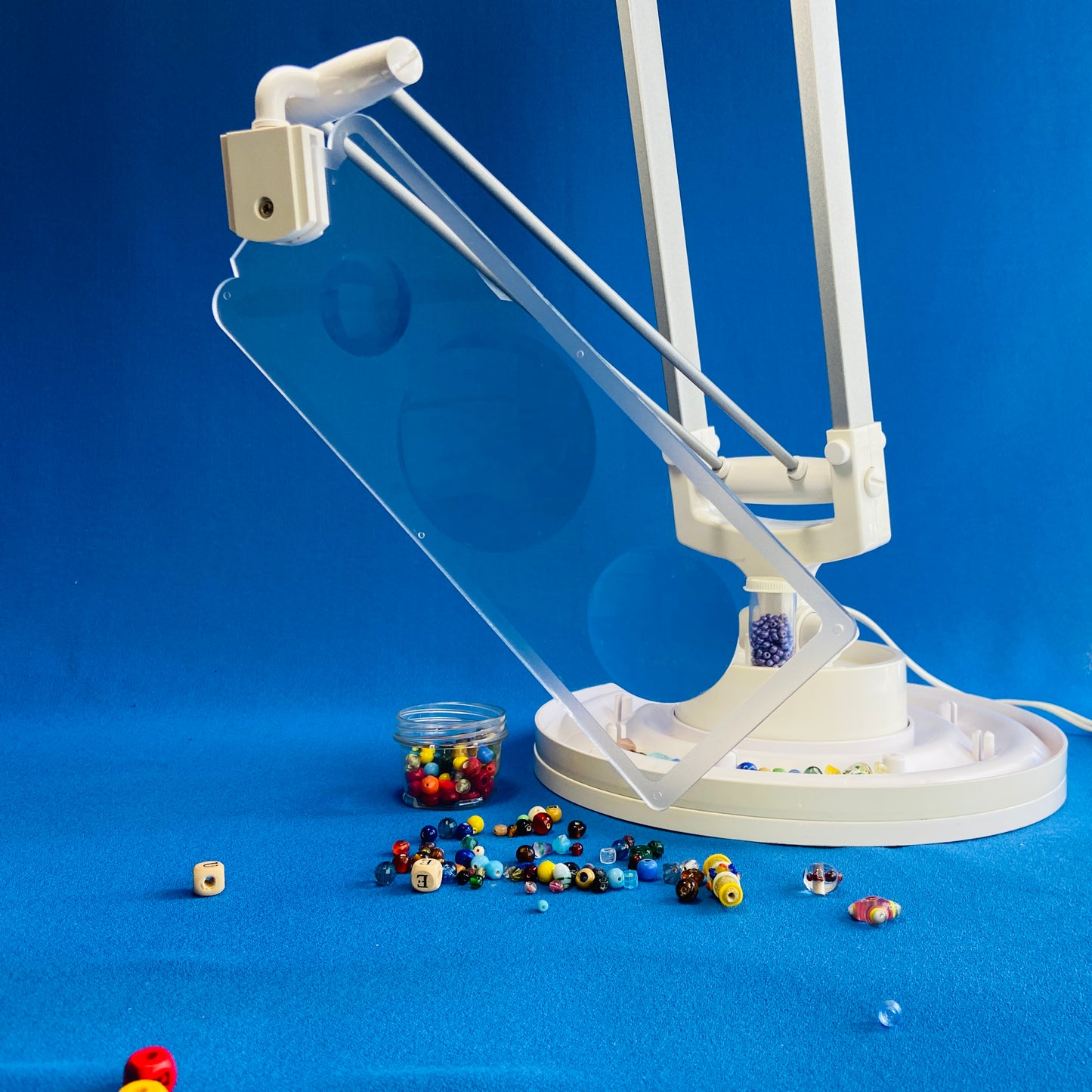 ottlite adjust magnifying craft lamp